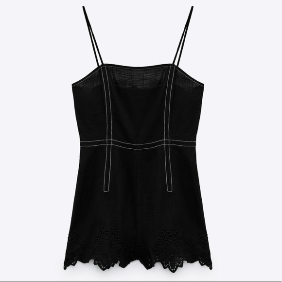 Short jumpsuit with eyelet & topstitching detail - Picture 4 of 7